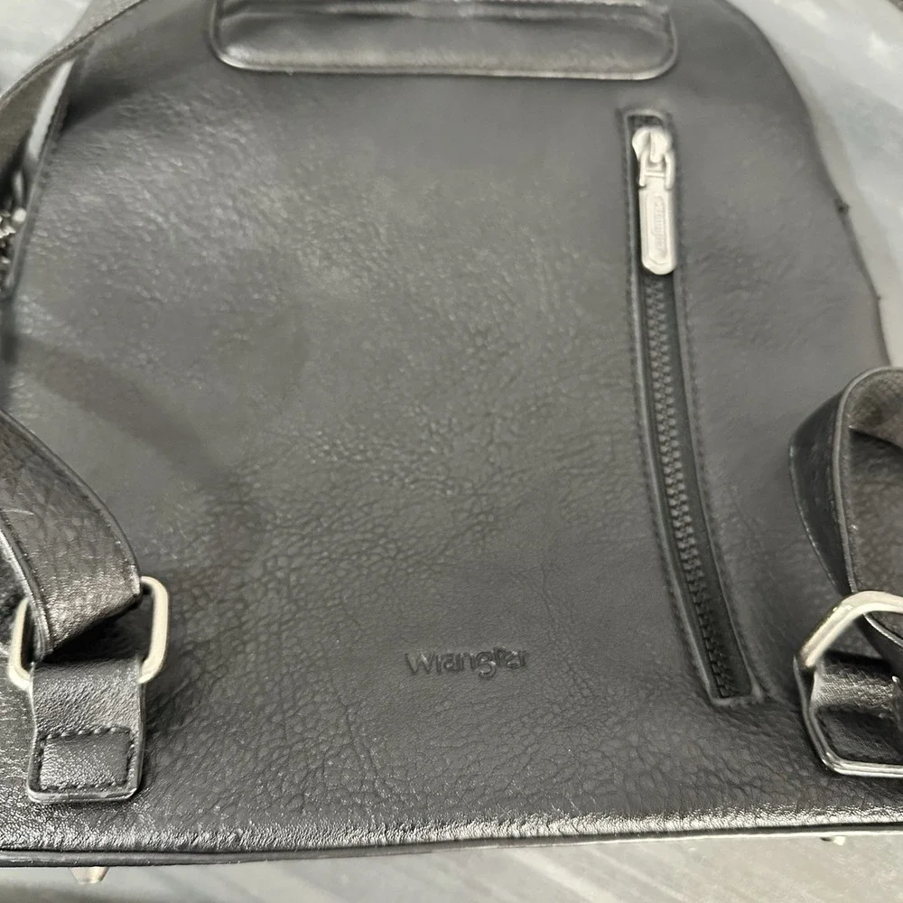 Wrangler Classic Dome Zippered Backpack Black‎ 11x11 EUC